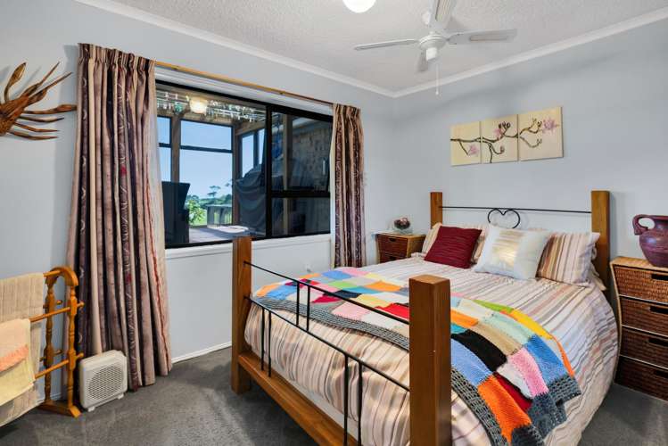 2 Waireka Road East Omata_15