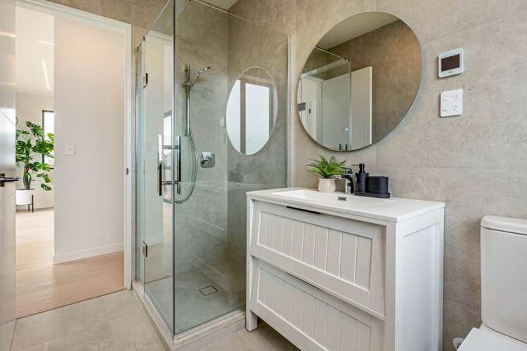 8 Makumaku Place Long Bay_15