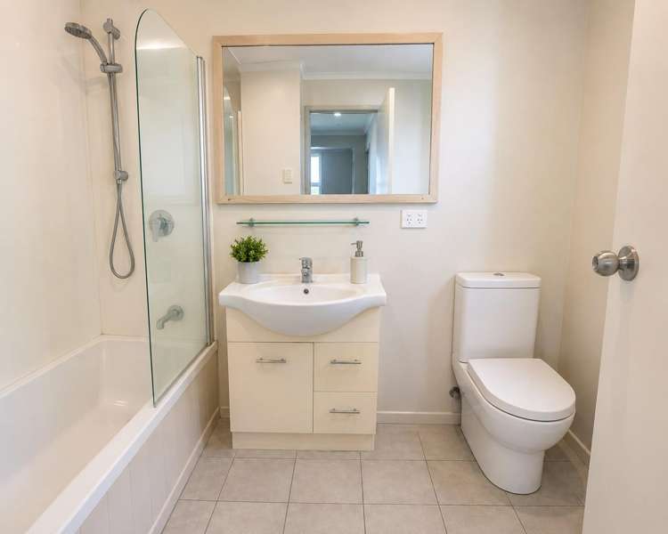  2 Jeanette Street Glenview_6