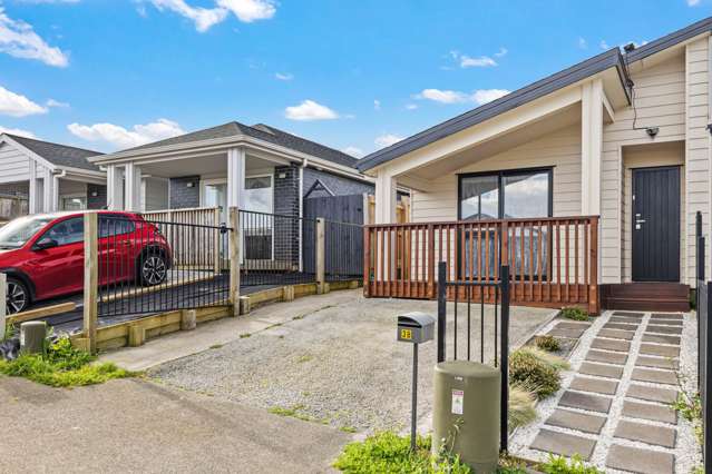 Stunning Family Home in Karaka!