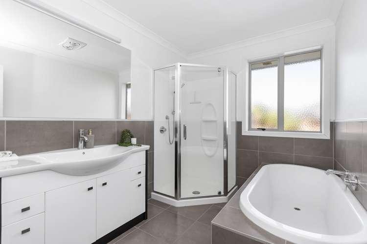 42 Somerton Drive Huntington_15