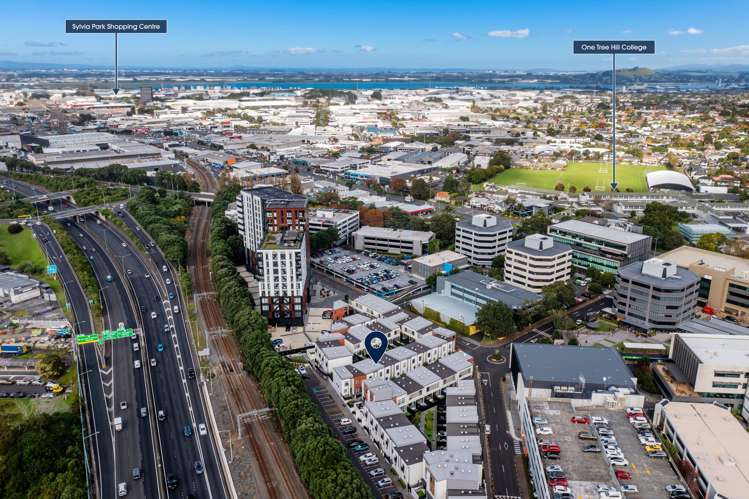 51/666B Great South Road Ellerslie_9
