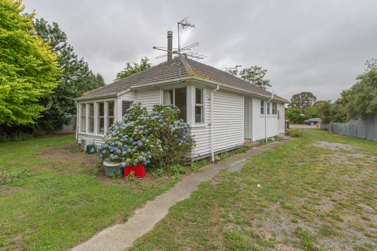 4 King Street Chertsey_19