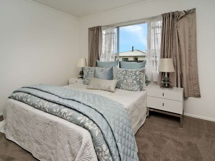 2/56 Archibald Road Kelston_13