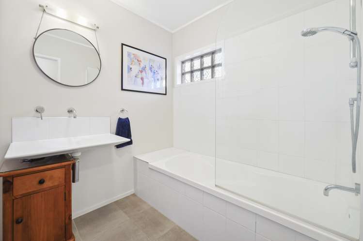 1 Melandra Road Stanmore Bay_15