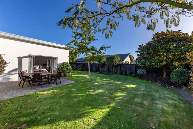 15 Riverwood Boulevard Redwood_25