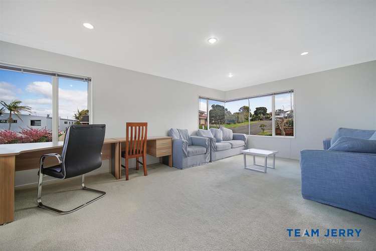 2/9 Mccrystal Avenue Bucklands Beach_5