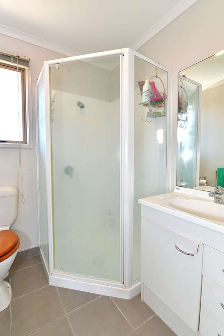 16 Aitkenhead Court Parakai_10