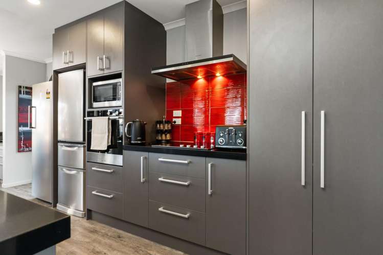 14 Farnborough Street Aranui_6