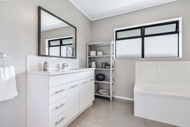 17 Cherrywood Street Pukete_16