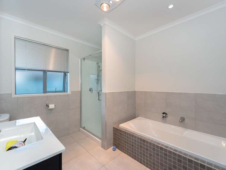 37 Moonlight Drive Rototuna North_12