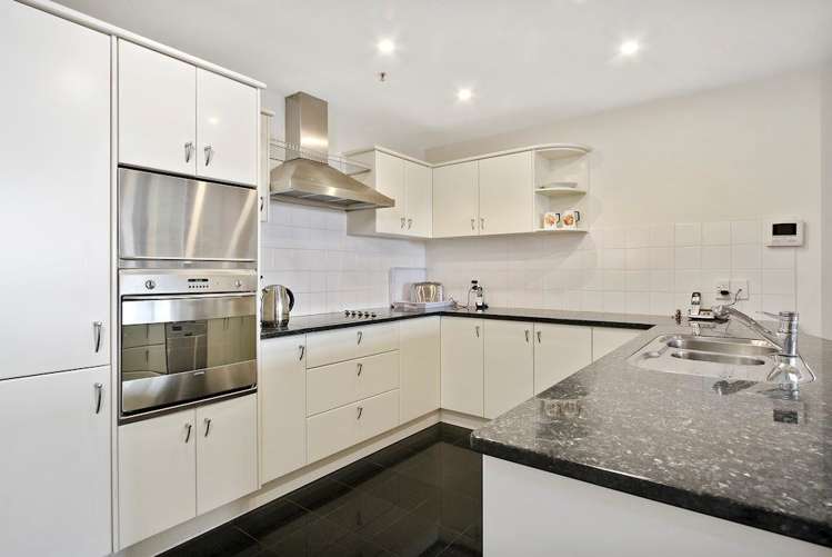 2b/5 The Promenade Takapuna_6