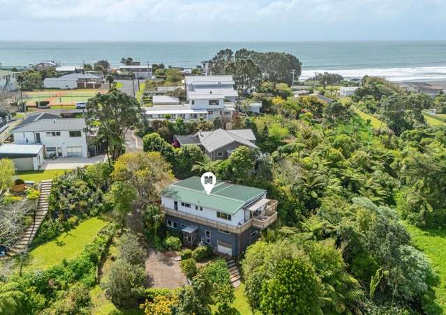 Private Oakura Oasis – Renovated Family Retreat