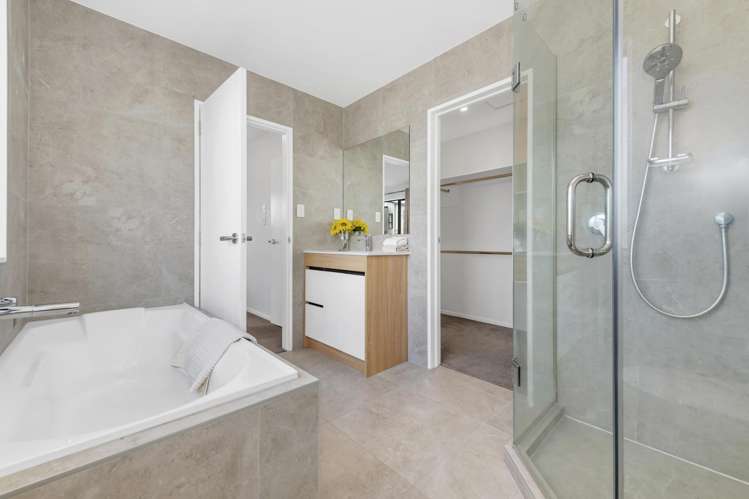 8 Frontier Lane Flat Bush_16