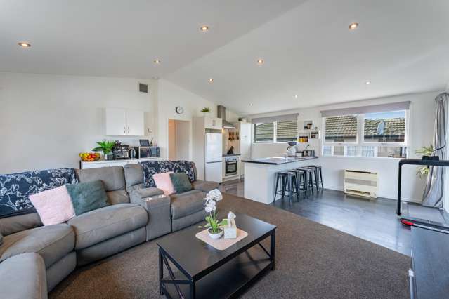 Motivated vendors, this home needs to be sold!