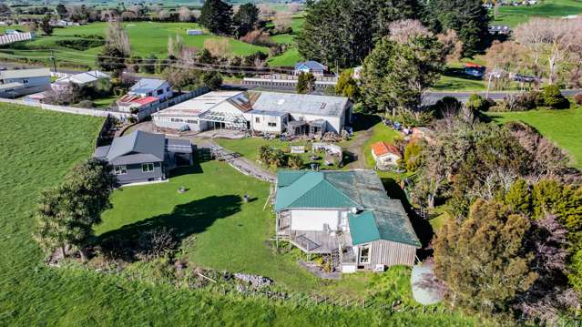High profile rural zoned site with large storage