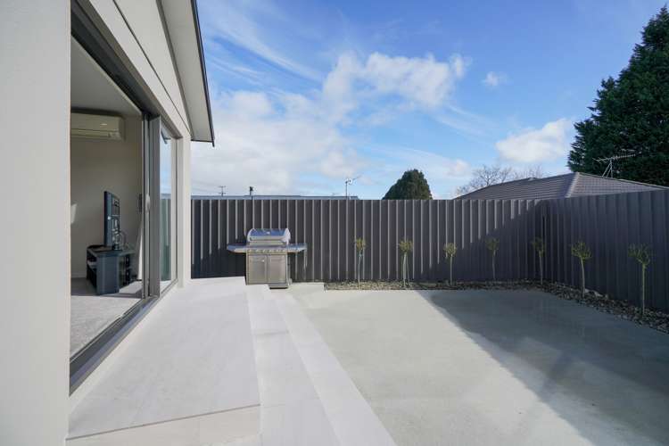 102 Findlay Road Ascot_12