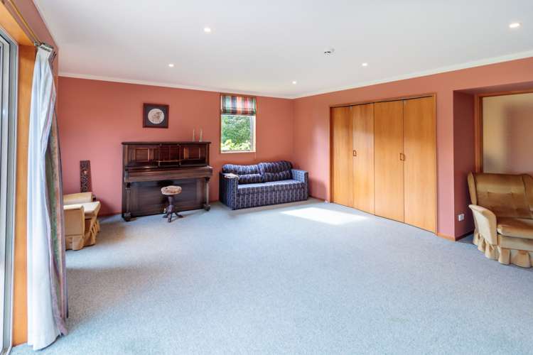 572 Portobello Road Company Bay_15