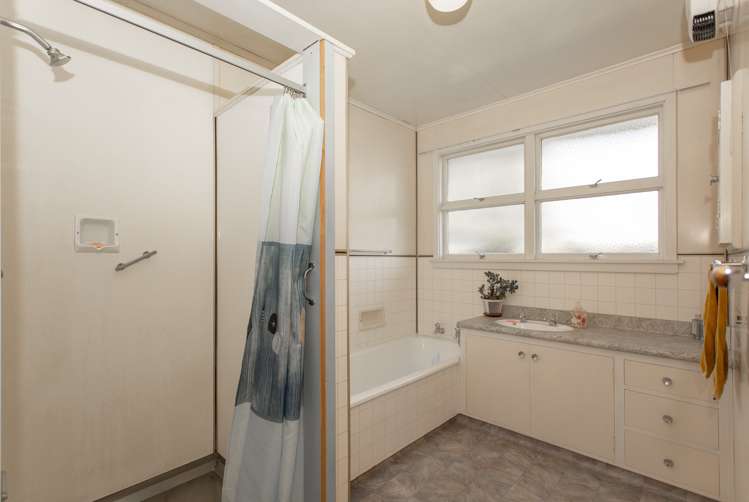 64 Creek Road Allenton_12