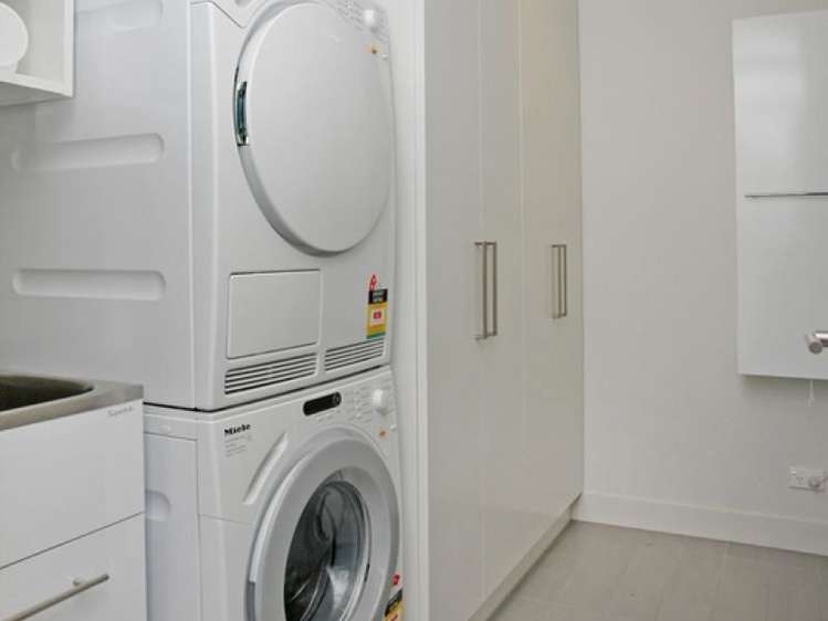 2c/3 Clyde Quay Wharf Te Aro_16