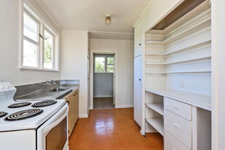 1203 Beatty Place Mayfair_4