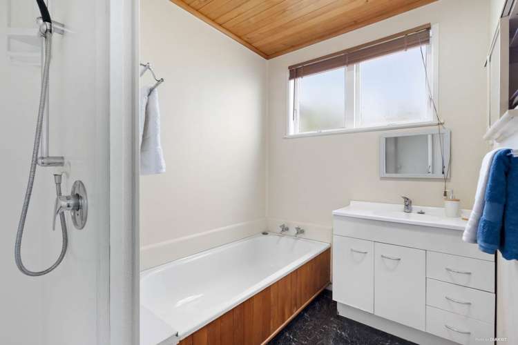 63 Royal View Road Te Atatu South_9