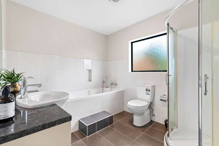 32 Lemon Grove Lane Greenhithe_11