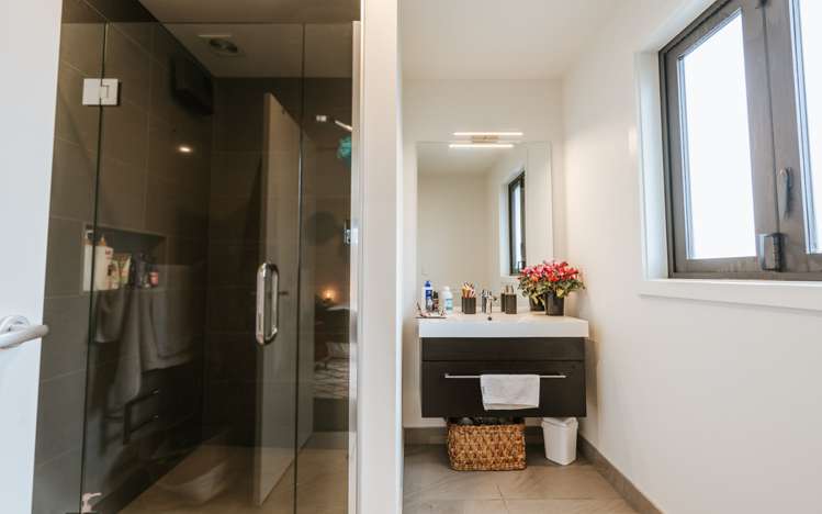 31 Finch Street Albert Town_19