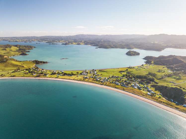 14 Logan Nicks Place Russell Surrounds_25