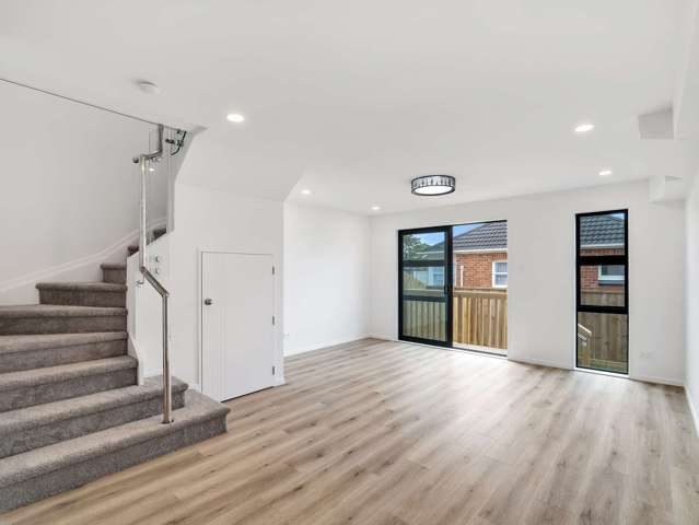 3/25 Parkinson Avenue Mount Roskill_2