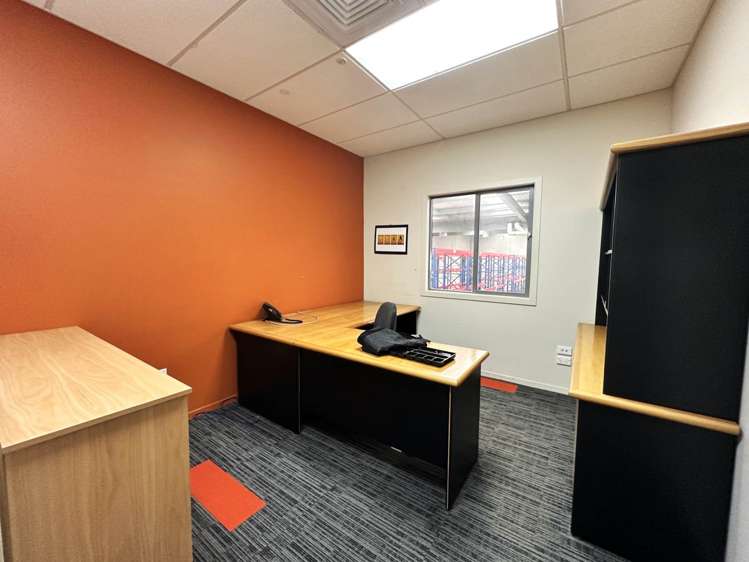 Unit 4/11 Orbit Drive Rosedale_10