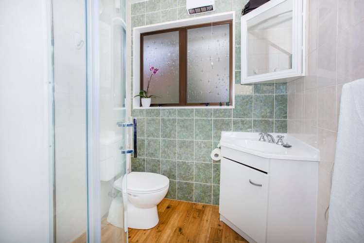 9 Langwell Place Papakowhai_11