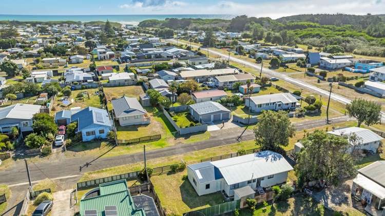 3 Ruanui Street Himatangi Beach_15