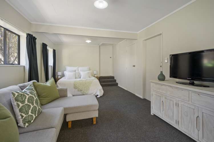 28 Warwick Crescent Taradale_12