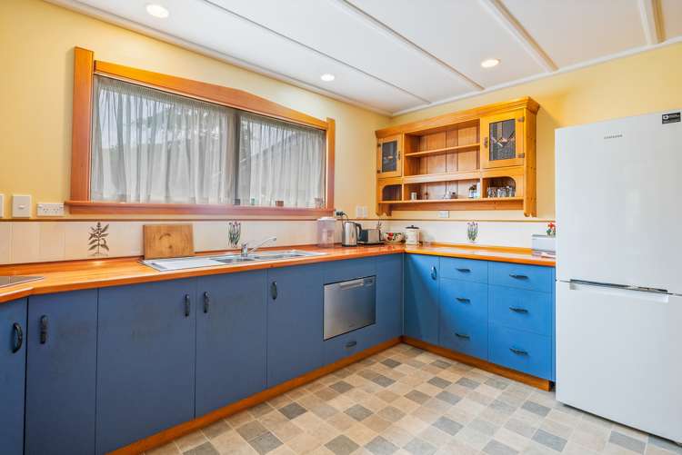 154 Gear Road Te Horo_19