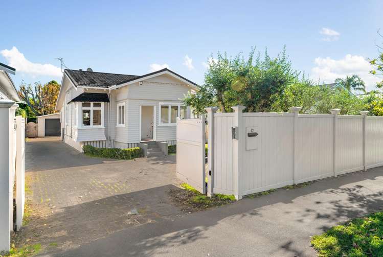42 Woodward Road Mount Albert_34