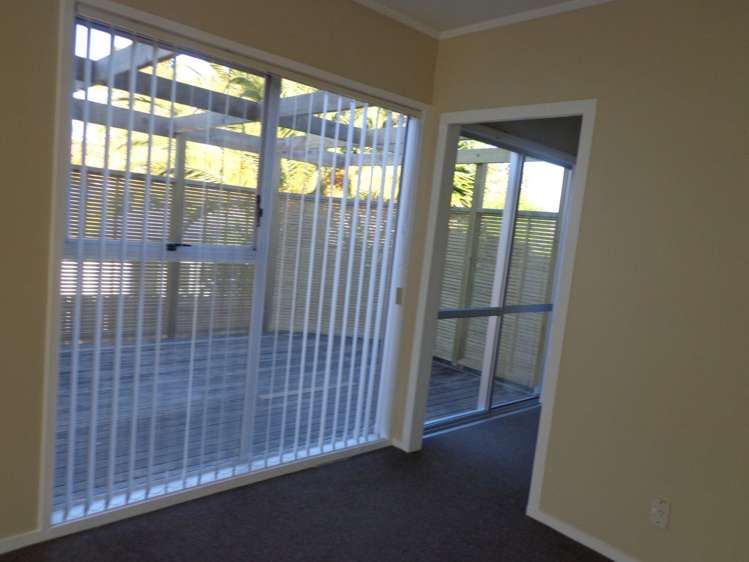 26 Mirrabooka Avenue Botany Downs_7