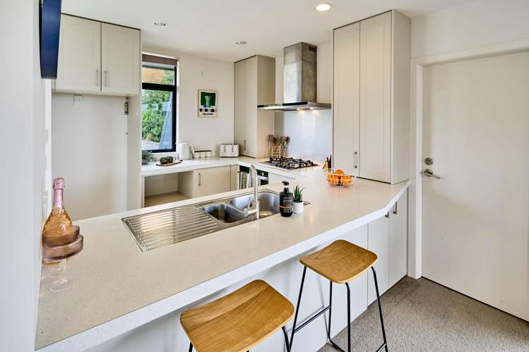 9 Lacebark Lane Woodridge_5