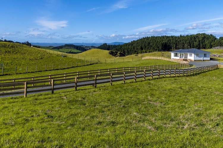 34 Te Kanae Road South Head_13