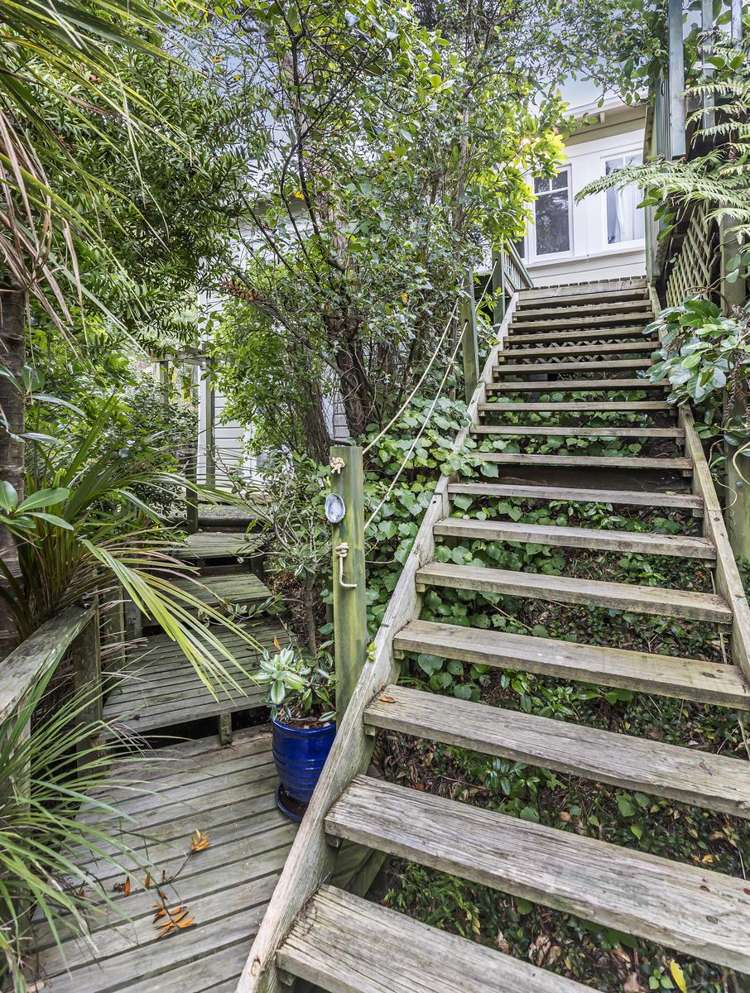 35-37 Airlie Road Plimmerton_12