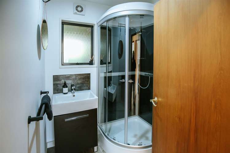 70 Lagoon Avenue Albert Town_13