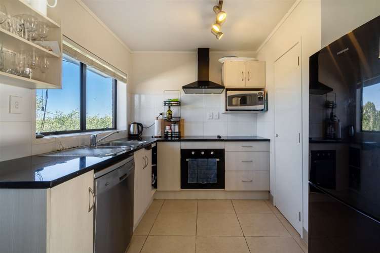 2/7 Eversleigh Road Belmont_14