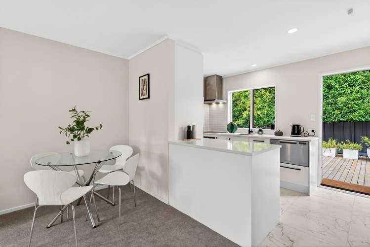 2/5a Tobruk Crescent Milford_4