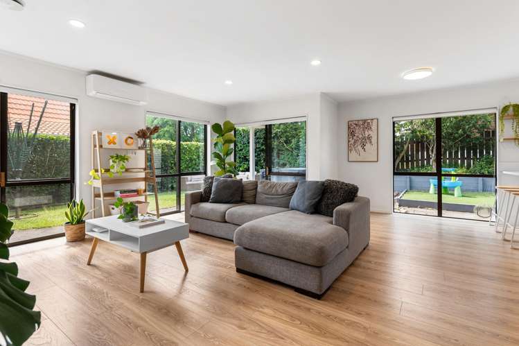 13a Pinewood Grove Botany Downs_5