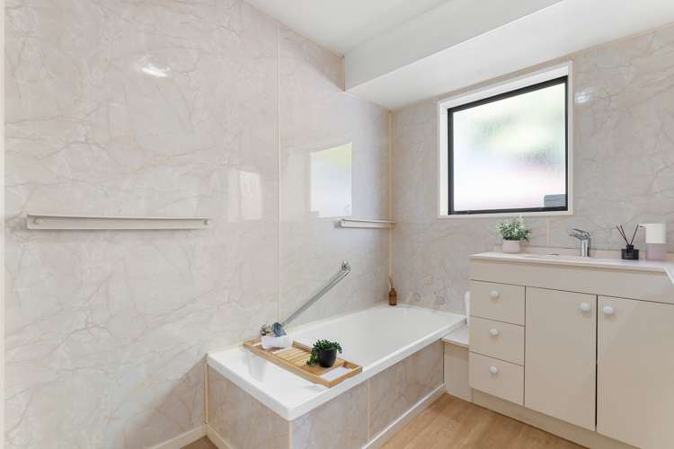 1/32 Montclare Avenue Avonhead_11