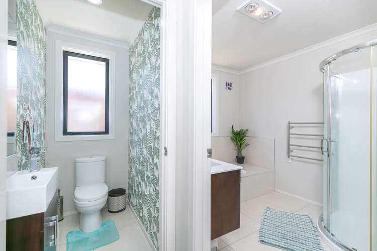 11 Cabourne Drive Glenview_13