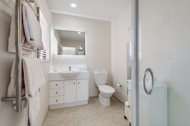 32 Parkwood Crescent Gulf Harbour_13