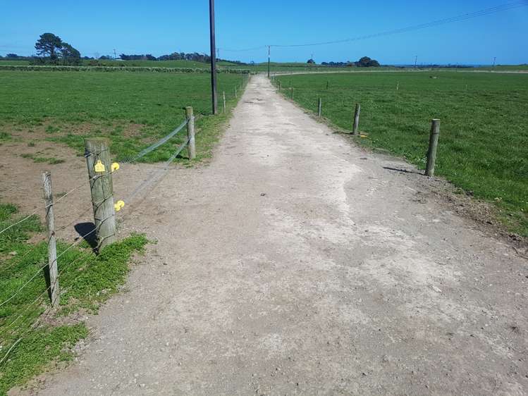 6 Perth Road Okato_24