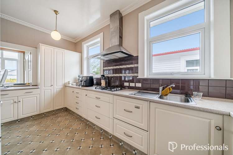 39 Wilford Street Woburn_11