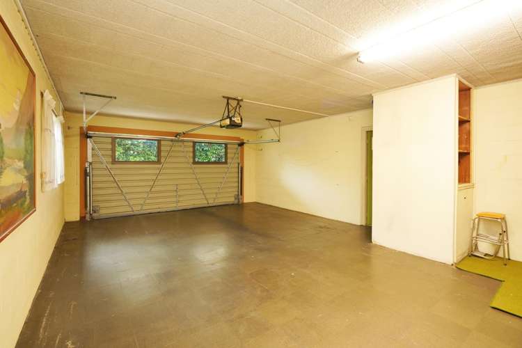 249 Queens Drive Windsor_17